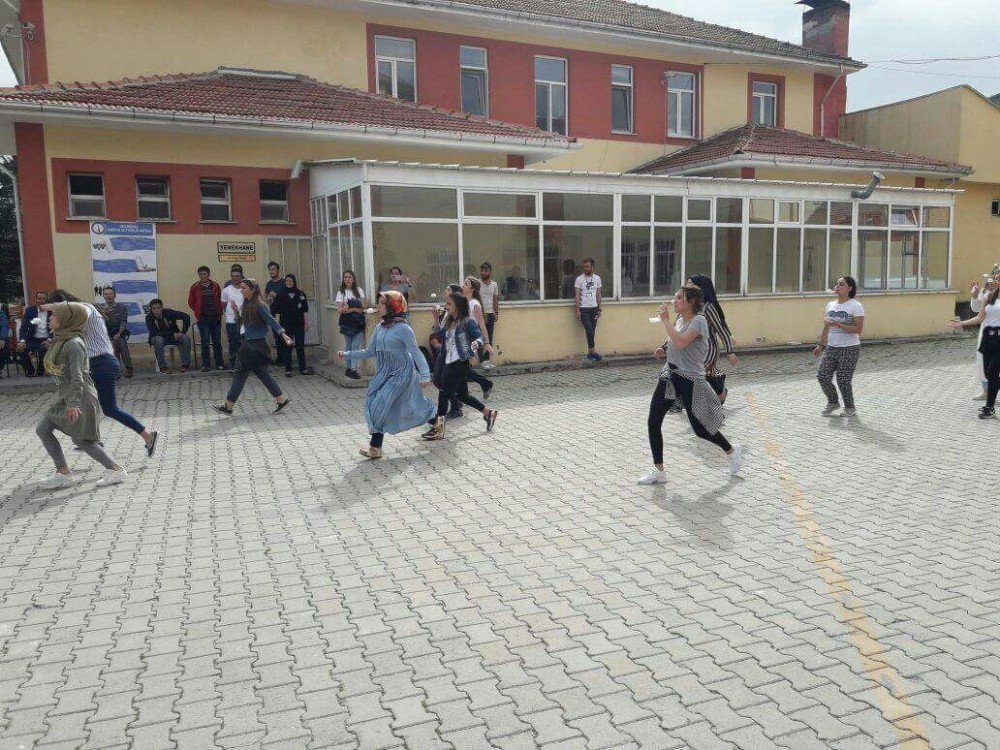 Dpü Şaphane Meslek Yüksekokulunda Yarışmalı Mezuniyet Töreni