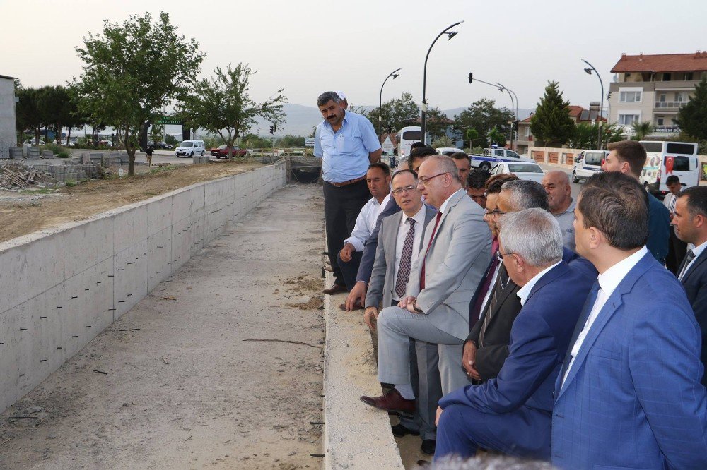 Girne Caddesi’nde Dere Taşkınları Önleniyor