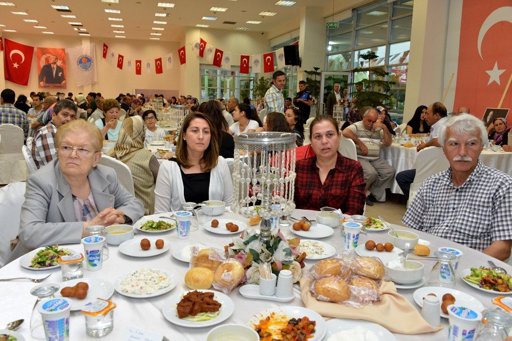 Başkan Kocamaz Şehit Anneleriyle Biraraya Geldi