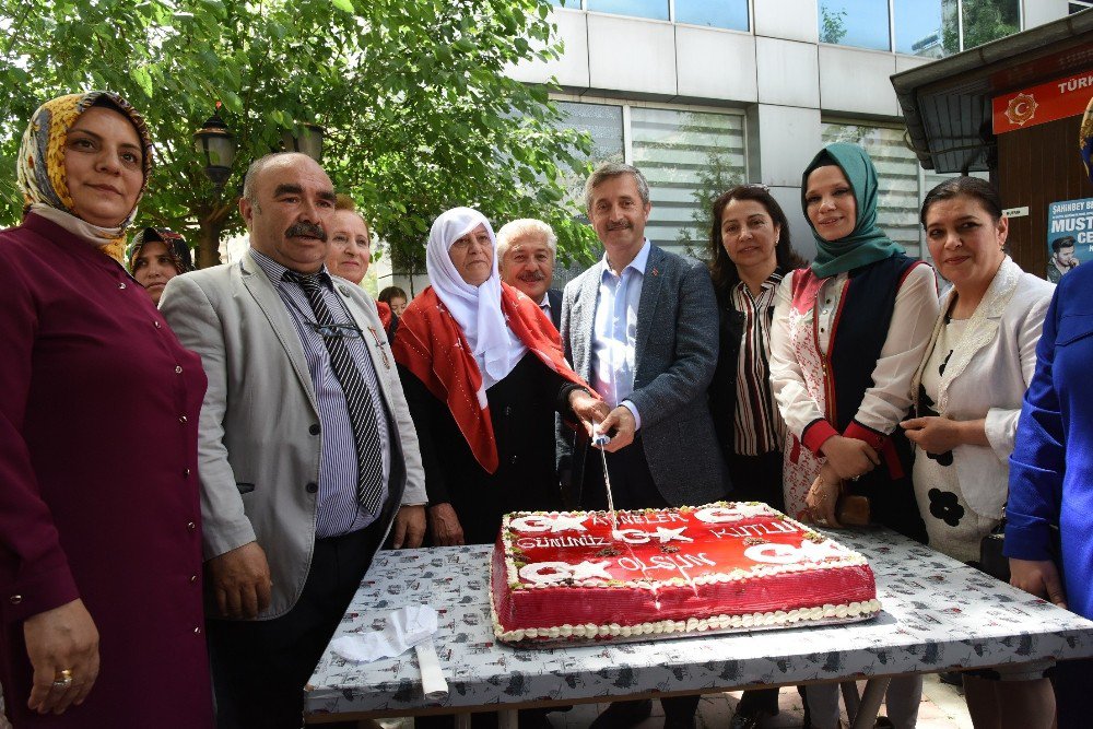 Belediye Başkanı Tahmazoğlu’ndan Şehit Ve Gazi Annelerine Ziyaret