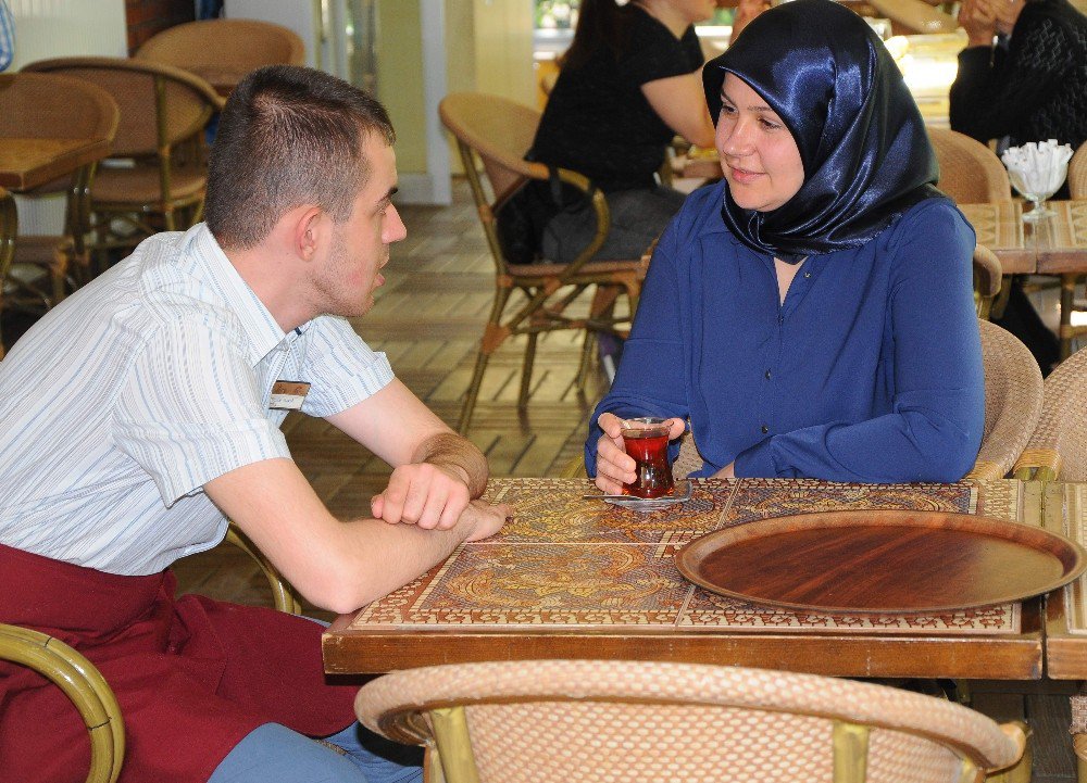 Anneler Gününde Tek İsteği Engelli Oğlunun İş Bulması