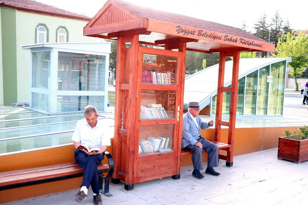 Yozgat’taki Sokak Kütüphanesi’ne Yoğun İlgi