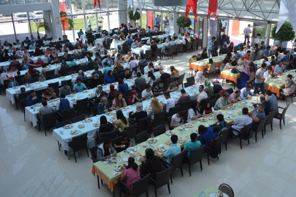 Adıyaman Belediyesinden Engelliler Haftası Dolayısıyla Kahvaltı