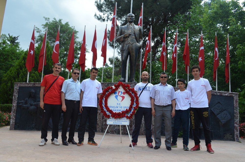 Kahta İlçesinde Gençlik Haftası Kutlandı