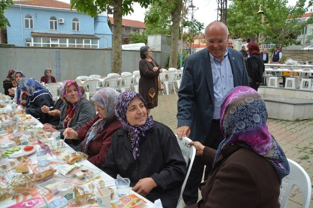 Süleymanpaşa Belediyesinin Anneler Günü Kahvaltıları Başladı