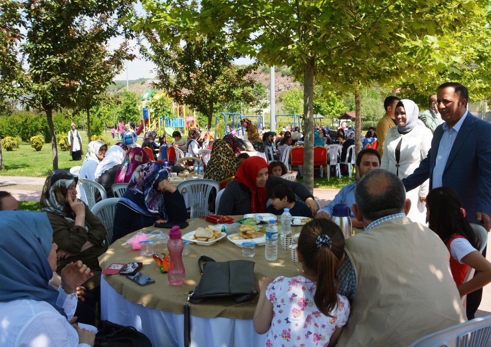 Dilovası Belediyesi’nden Çifte Etkinlik