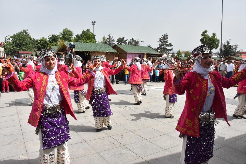 Halk Dansları Tam Not Aldı