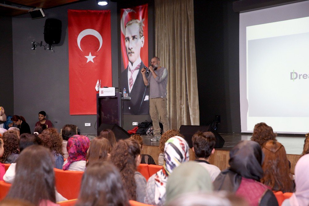 Agü’de Lise Öğrencilerine Hayal Konferansı