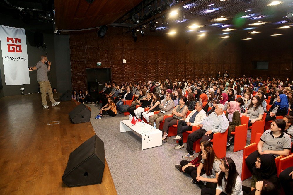 Agü’de Lise Öğrencilerine Hayal Konferansı