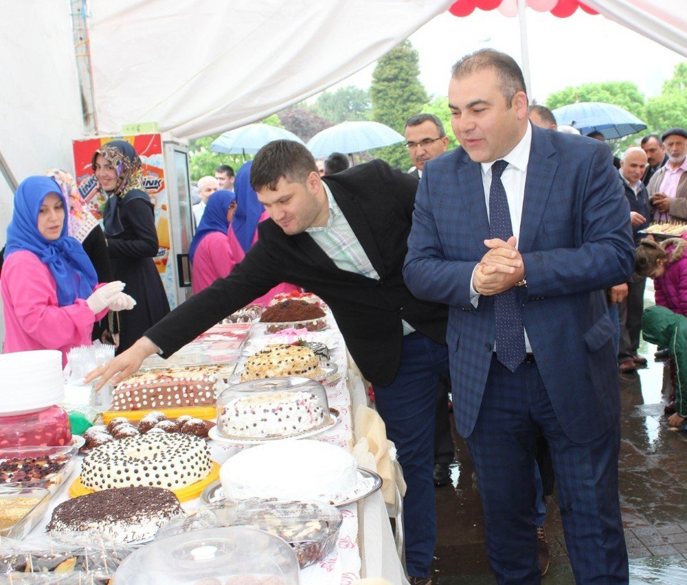 Görele’de Öğrenciler Yararına Kermes Açıldı