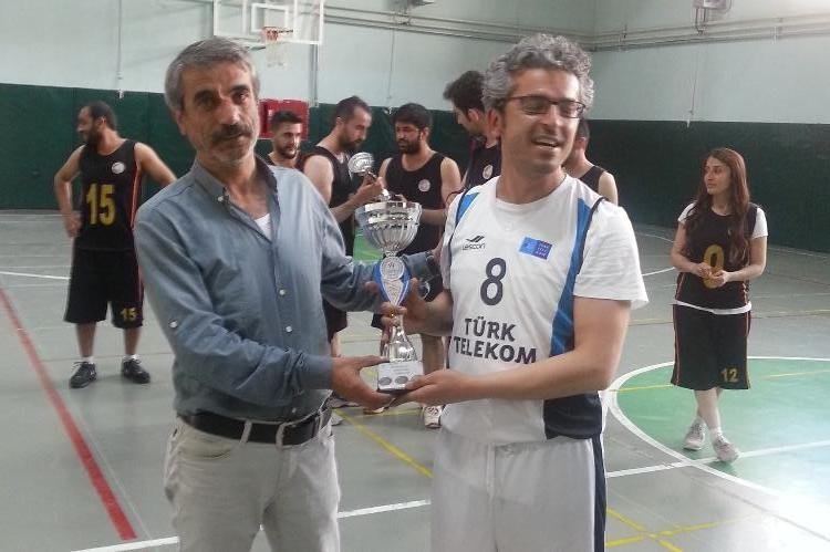 Hakkari’de Basketbol Turnuvası