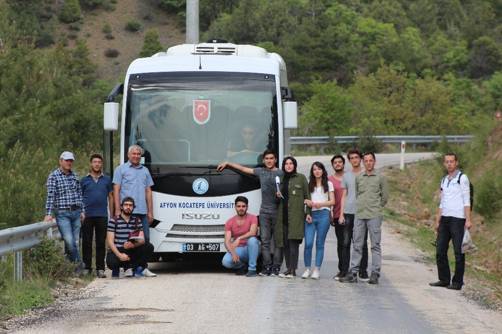 Jeoloji Öğrencileri Sarıcakaya’da