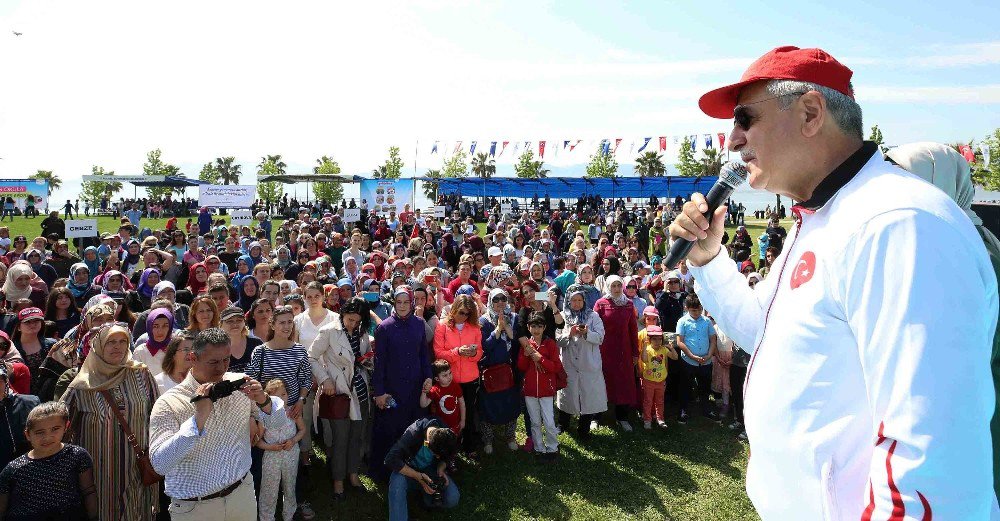 Başkan Karaosmanoğlu, “Kadına Kalkan Eller Kurusun”