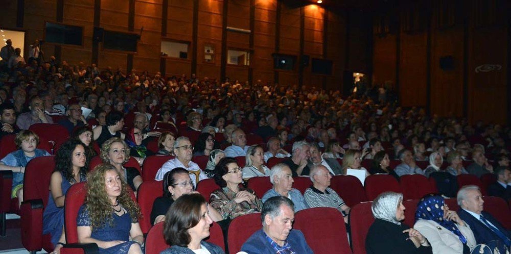 Büyükşehir Korosu 70. Yılını Konserle Kutladı