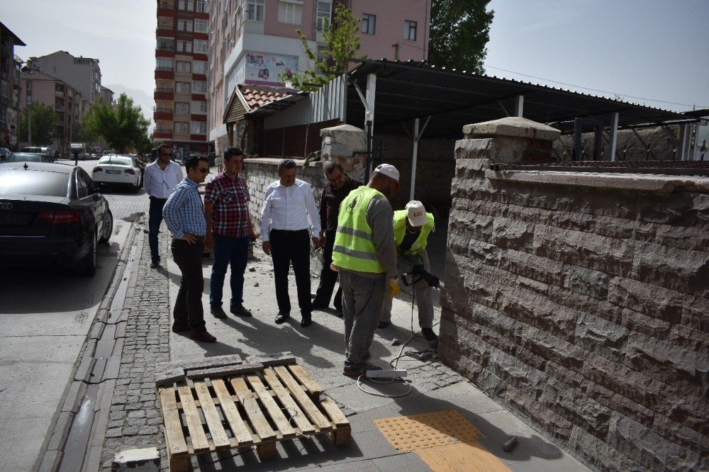 Seydişehir’de Hükümet Konağı Bahçesi Ve Çevresi Düzenleniyor