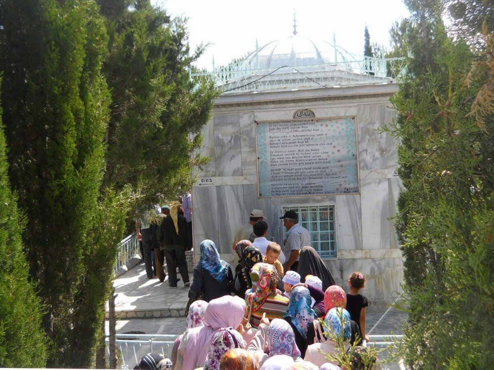 Recepli, Hayır Yemeğine Hazırlanıyor