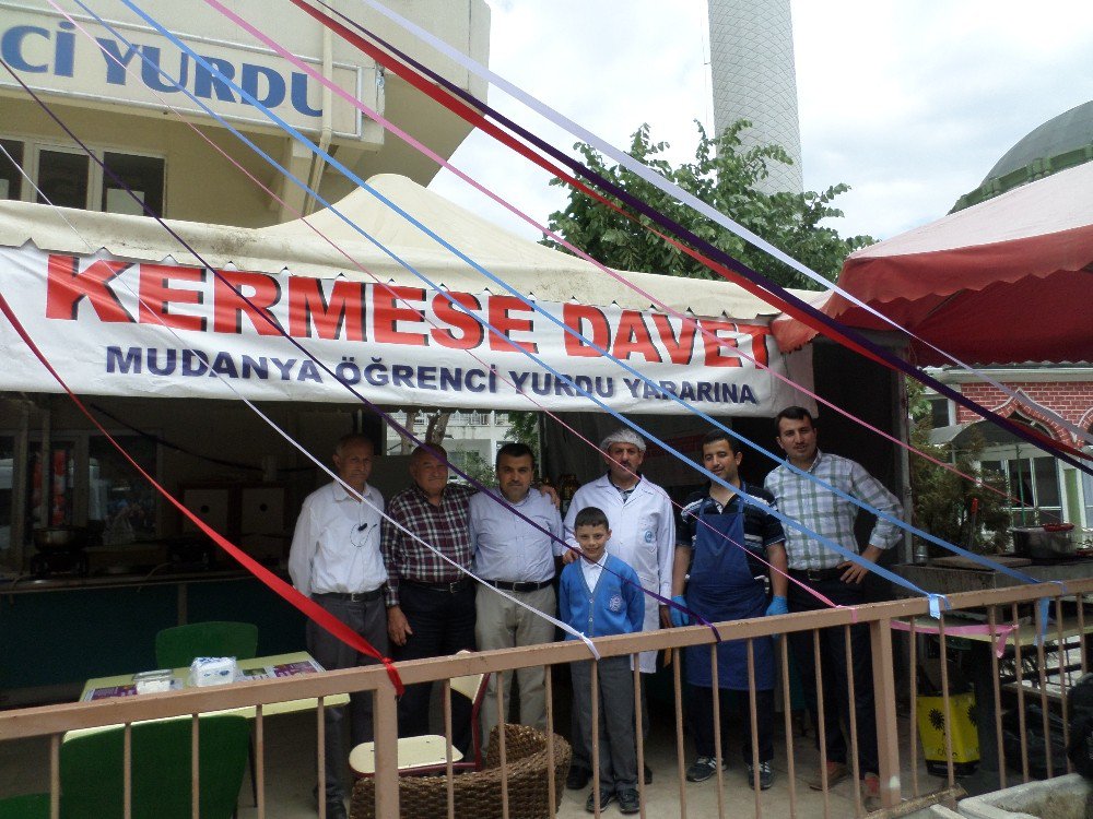 Mudanya Öğrenci Yurdu’ndan Öğrenciler Yararına Kermes