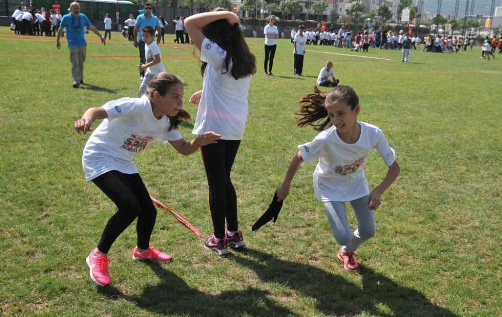 Spor Şenlikleri Sokak Oyunları İle Renklendi