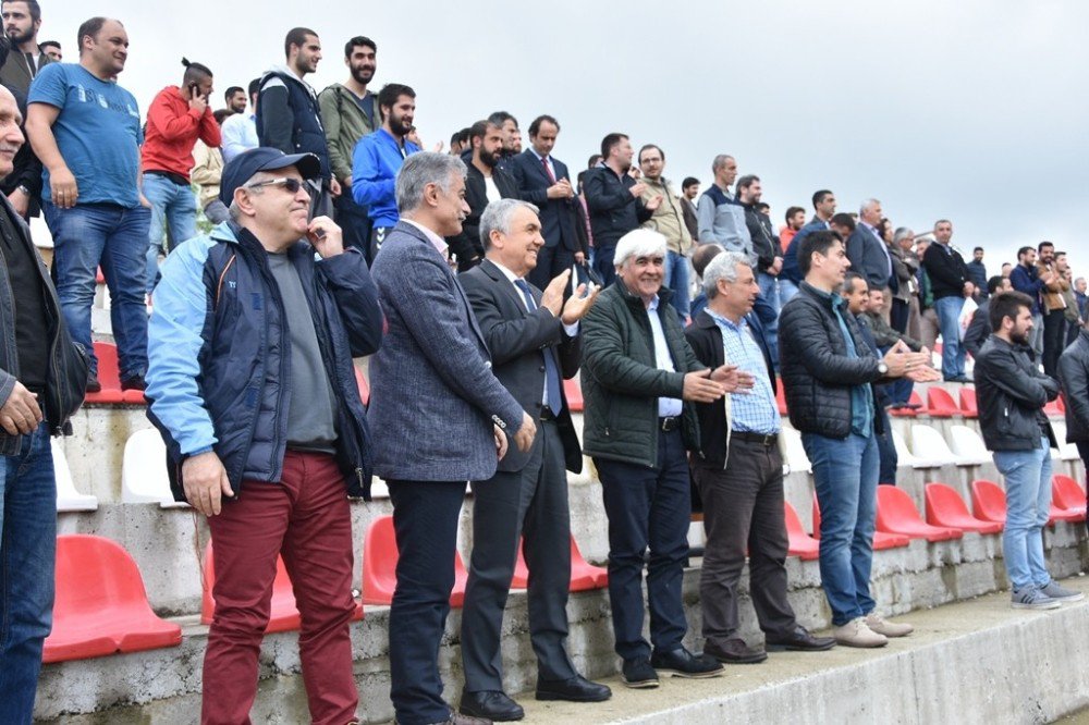 Futbol Turnuvasının Galibi Yaşar Doğu Spor Bilimleri Fakültesi