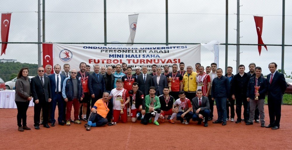 Futbol Turnuvasının Galibi Yaşar Doğu Spor Bilimleri Fakültesi