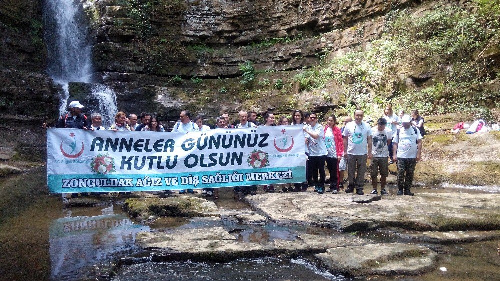 Anneler Gününü Harmankaya Da Kutladılar