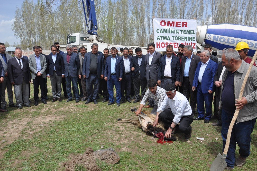 Patnos’ta İş Adamları Tarafından Cami Ve Taziye Evi Temeli Atıldı