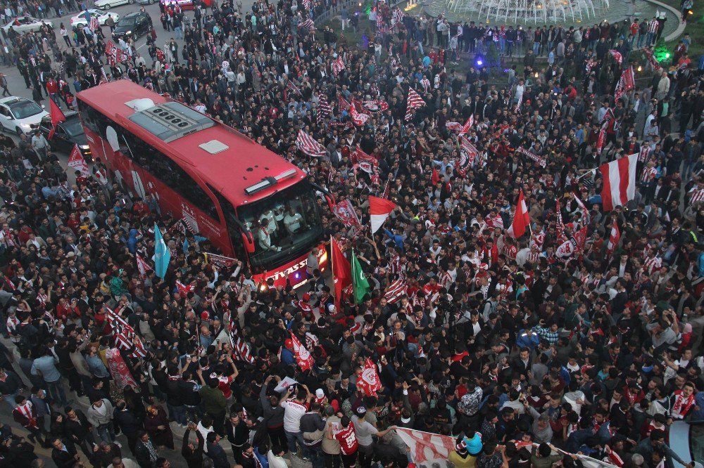 Sivasspor’a Coşkulu Karşılama