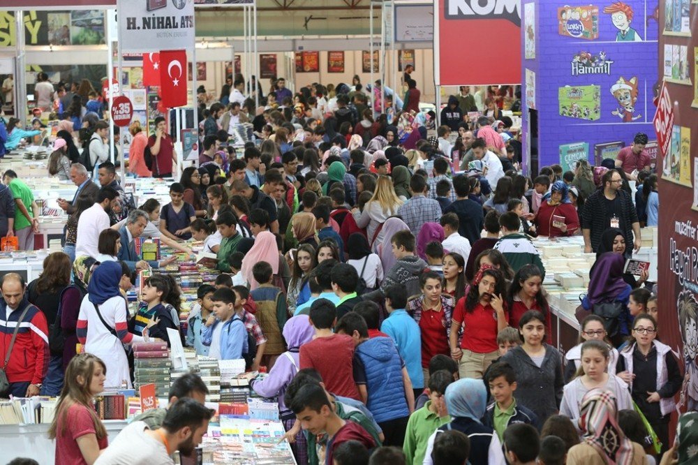 Kitap Fuarı Kendi Rekorunu Kırmaya Hazırlanıyor