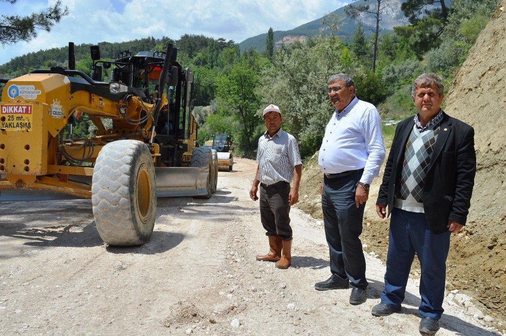 Finike Günçalı Ve Kaş Doğantaş Grup Yolları Yapılıyor