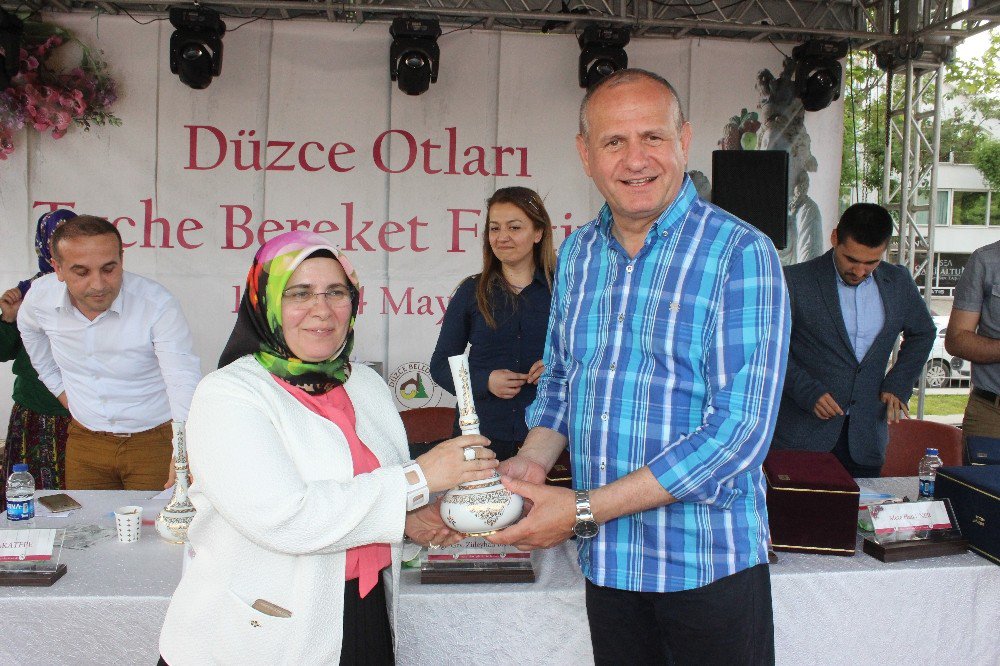 Ayten Usta Düzce’deki Girişimci Kadınlara Rol Model Oldu