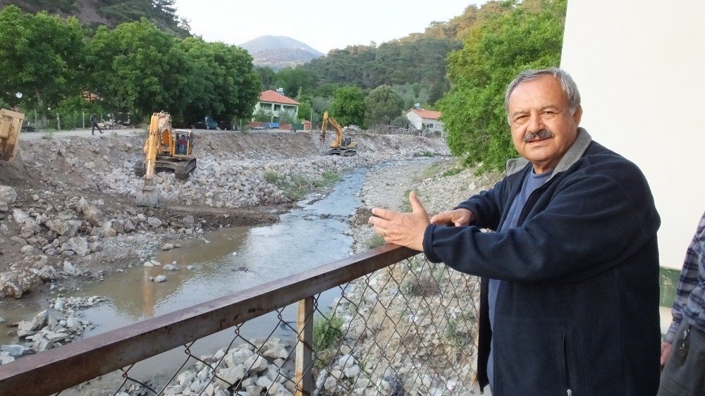 Karadere Taşkınlardan Korunacak