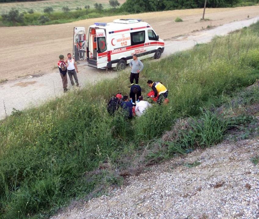 Kontrolden Çıkan Araç Takla Atarak Karşı Şeride Geçti: 1 Ölü, 1 Yaralı