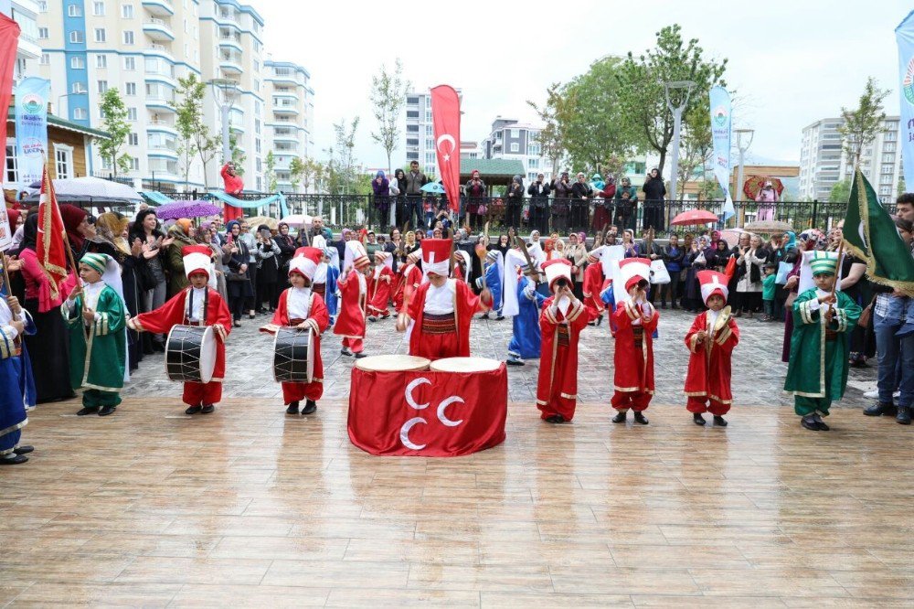 Derebahçe’de Mehterli Sergi Açılışı