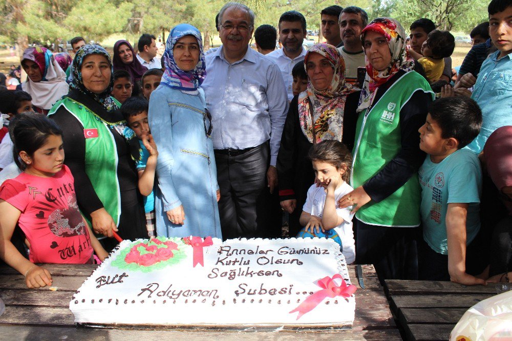 İhh Yetimlerin Yüzünü Piknikte Güldürdü