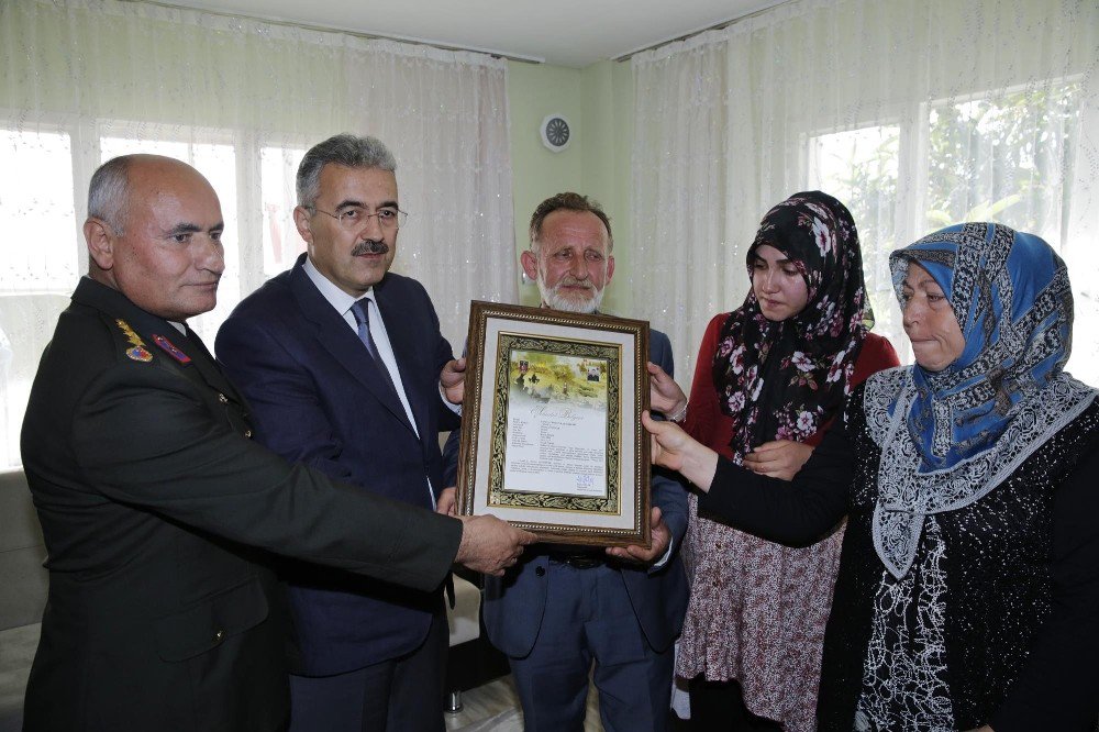 Torbalı’da Şehit Ailesine Şehadet Belgesi Verildi