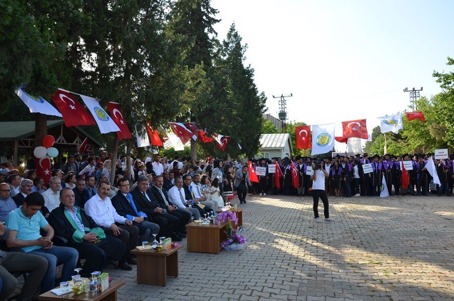 Harran Üniversitesinde Mezuniyet Heyecanı