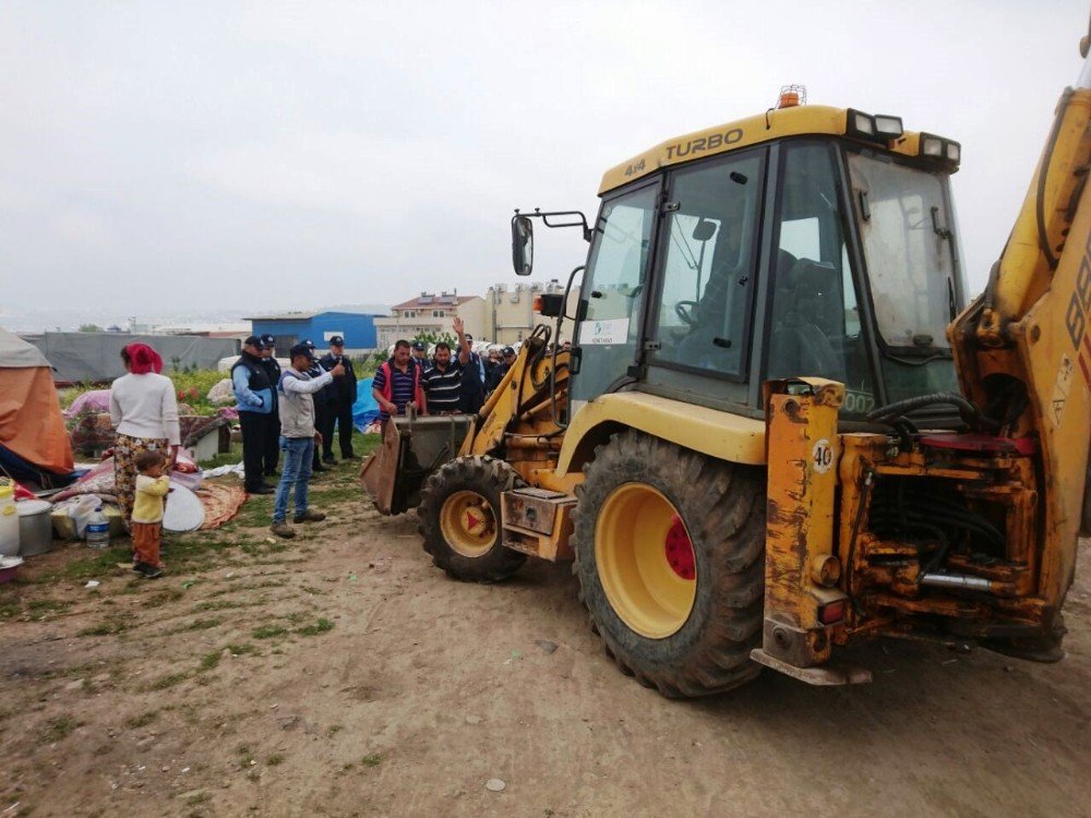 Sanayi Mahallesi’ndeki Çadırlar Kaldırıldı