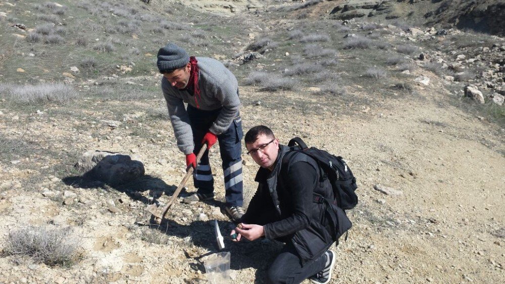 Gercüş’te Tarlada Bulunan Metallerin Sırrı Çözüldü