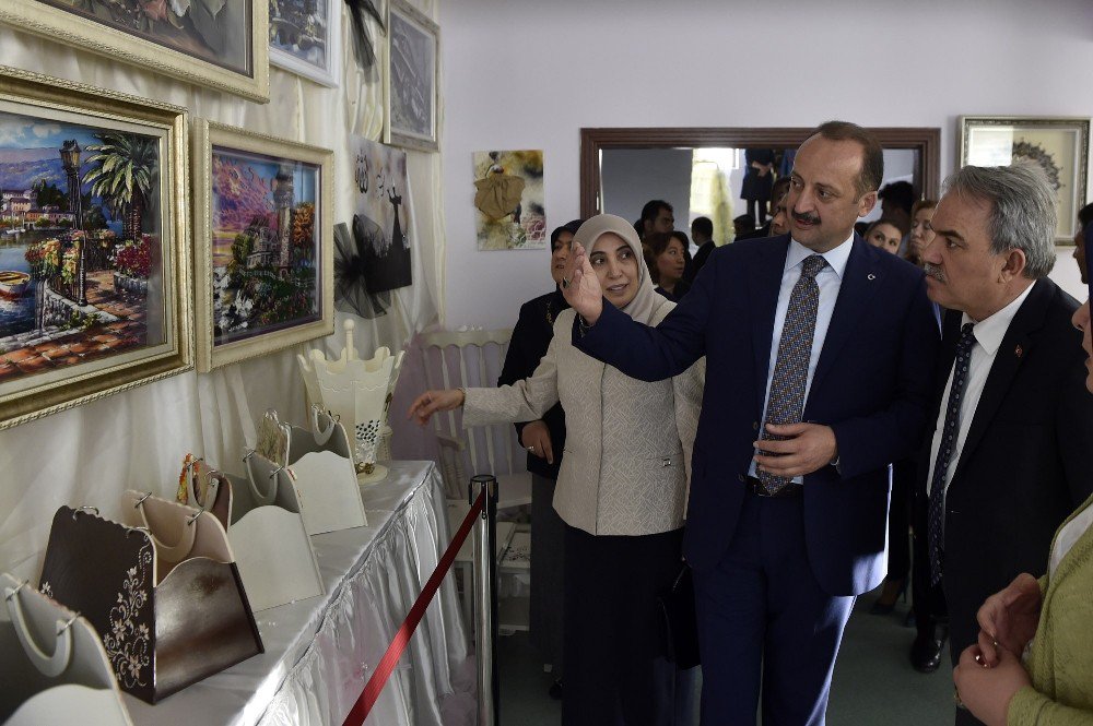 Yeşilbayır Aile Merkezinin Eserleri Görücüye Çıktı