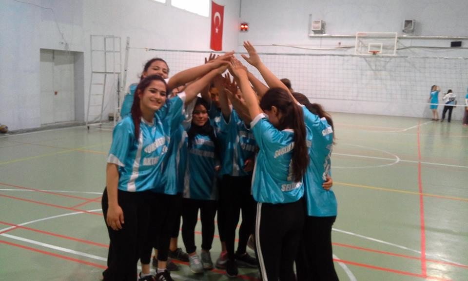 Selendi’de Futbol Ve Voleybol Şampiyonası