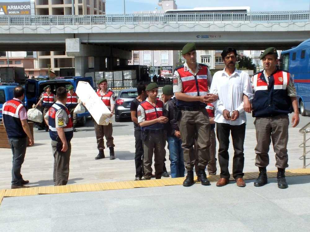 Evin Çevresine Şişelerle Alarm Sistemi Kuran Uyuşturucu Tacirleri Kaçamadı