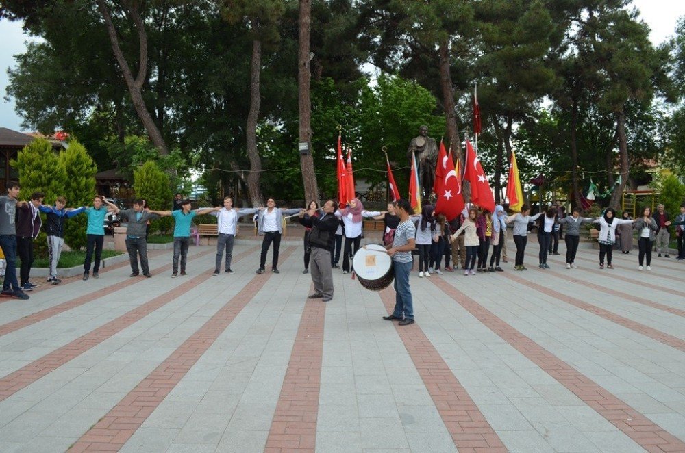 İvrindi’ De Gençlik Yürüyüşü