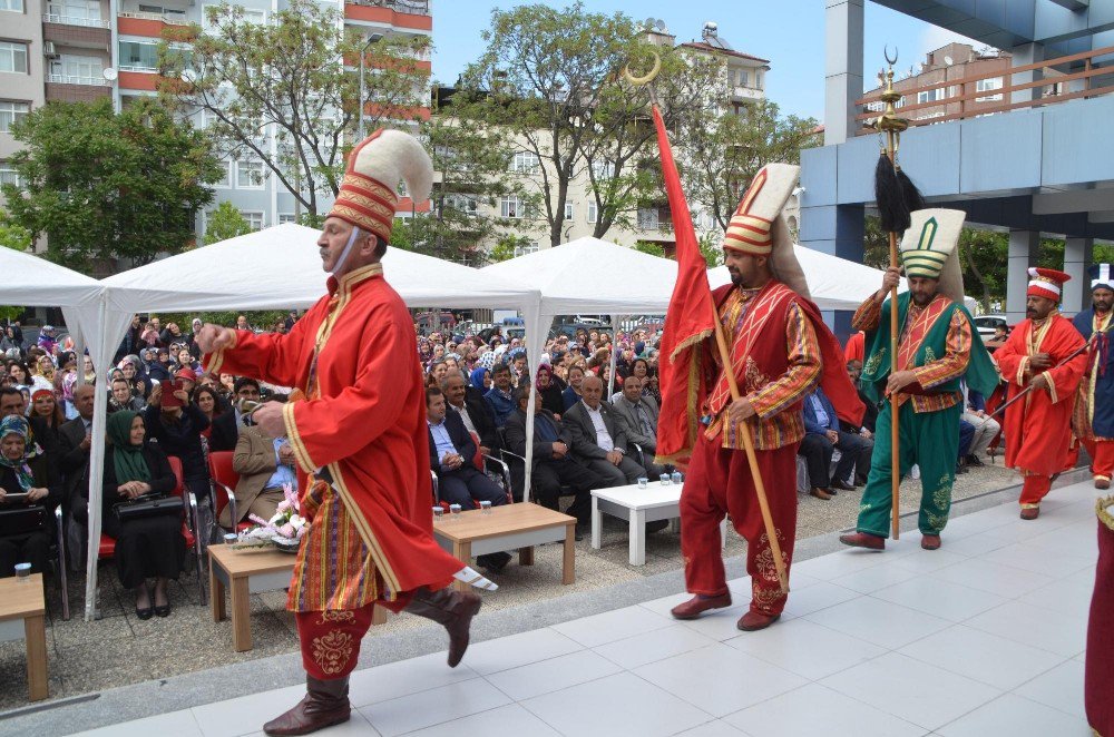 Yılsonu Sergisine Mehteranlı Açılış