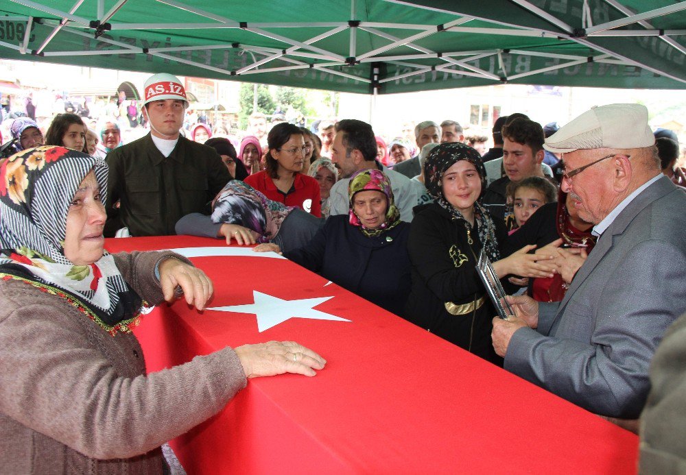 Kalp Krizi Sonrası Hayatını Kaybeden Asker Son Yolculuğuna Uğurlandı