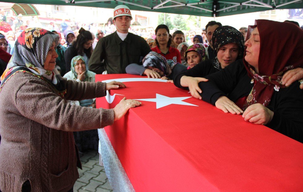 Kalp Krizi Sonrası Hayatını Kaybeden Asker Son Yolculuğuna Uğurlandı