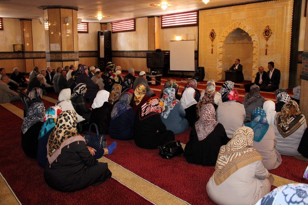 Hacı Adaylarına Kabe Maketli Eğitim Semineri