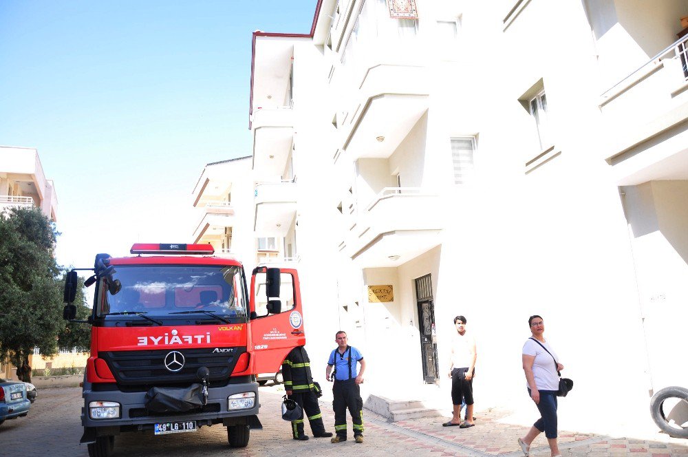 Milas’ta 10 Aylık Bebek Yanan Evden Kurtarıldı