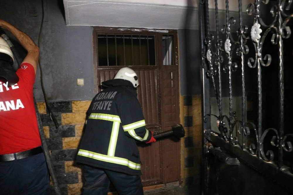 Adana’da Müstakil Ev Benzin Dökülerek Ateşe Verildi