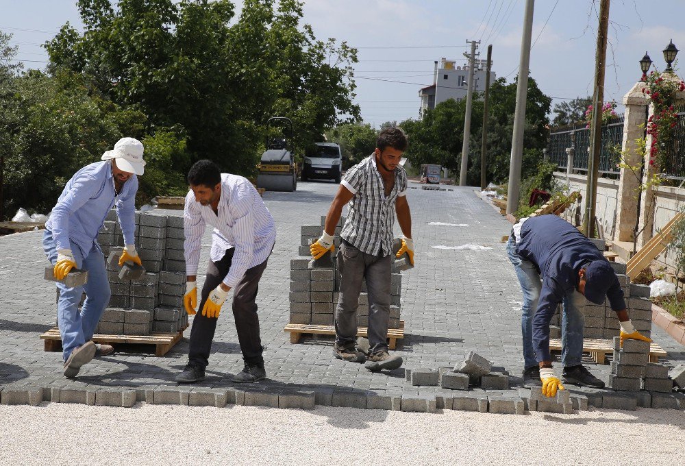 Yeşilbayır Ve Düzlerçamı Mahallelerine Kilit Taşı Döşeniyor