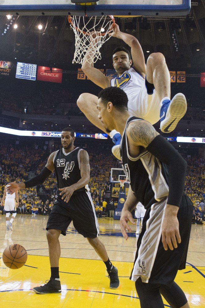 Golden State Warriors, Spurs Karşısında 2-0 Yaptı